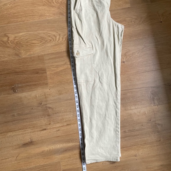 Aritzia Wilfred Free Modern Cargo Pants Size 8 Beige - Picture 11 of 13